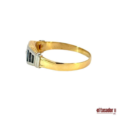 5 g 18k gold and platinum ring, center stone 0.12 ct and baguette sapphires