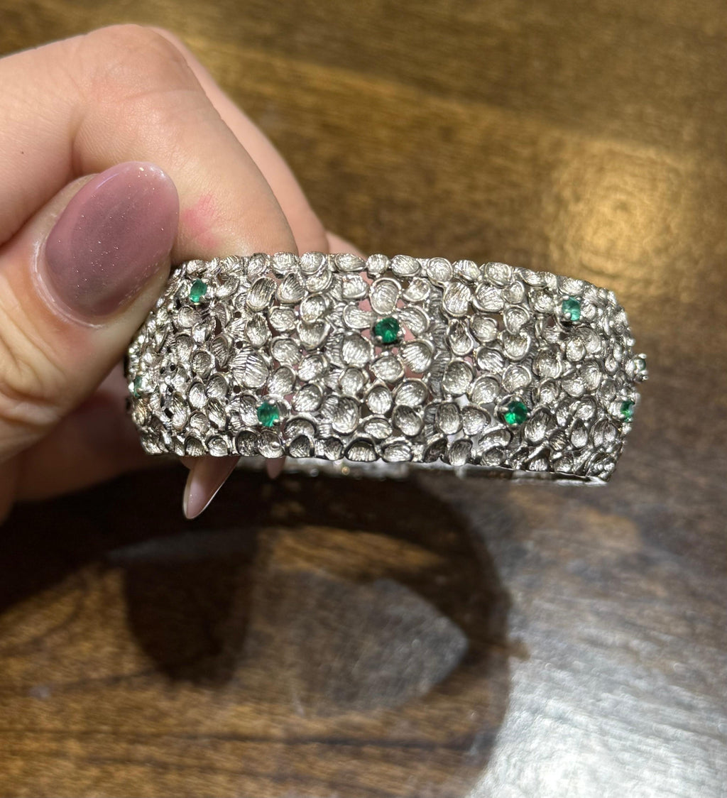 Bracelet 62.4 g 18k white gold and emeralds (A)
