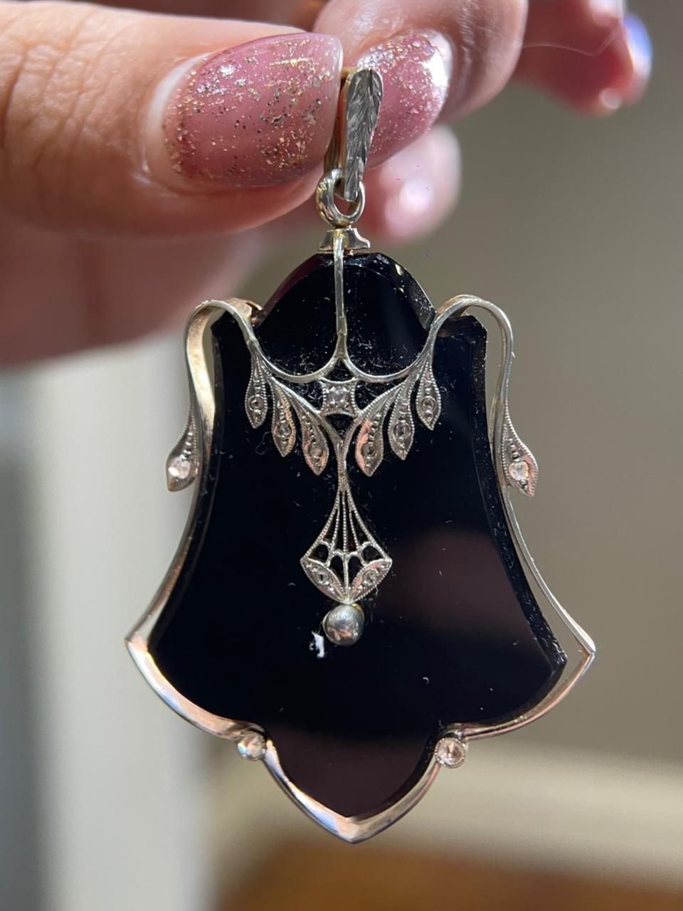 Bell Charm 13.1 g gold and platinum, ony and diamonds (A)