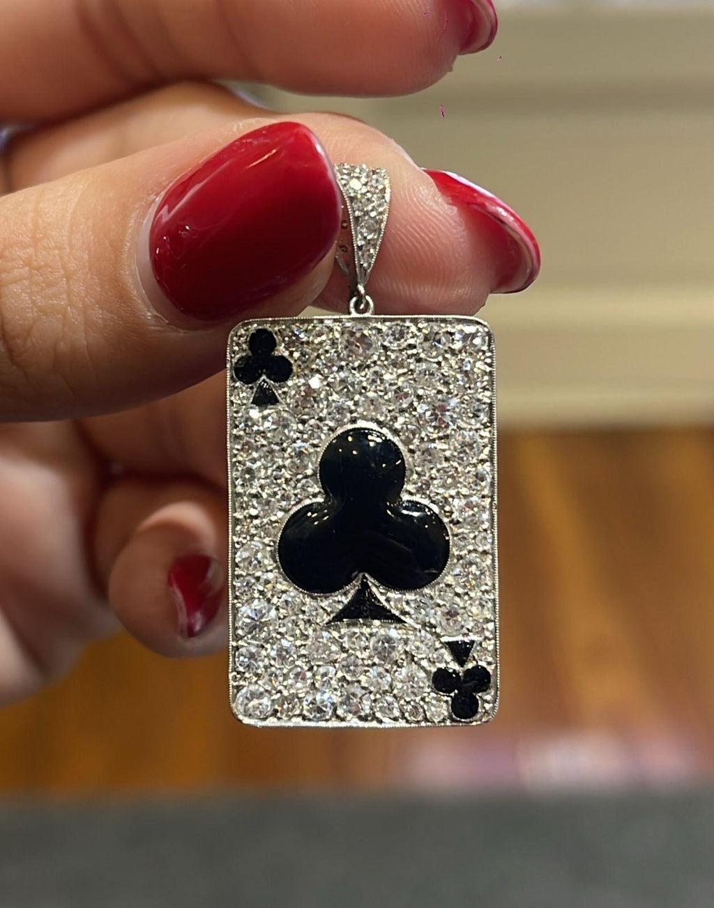 Las Vegas collection Clover charm 7.5 g platinum enamel and 2.87 ct of diamonds