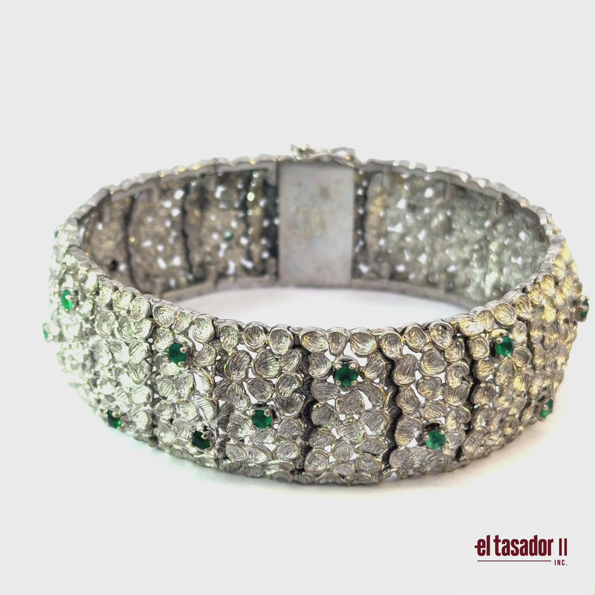 Bracelet 62.4 g 18k white gold and emeralds (A)
